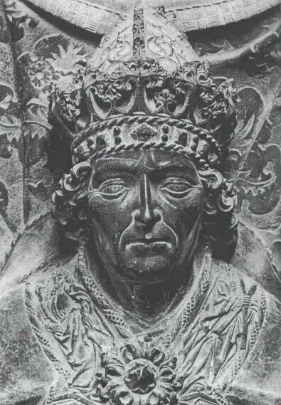Kaiser Ludwig der Bayer, spätgotisches Epitaph aus rotem Marmor in der Münchner Frauenkirche CC BY-SA 3.0, https://commons.wikimedia.org/w/index.php?curid=604248